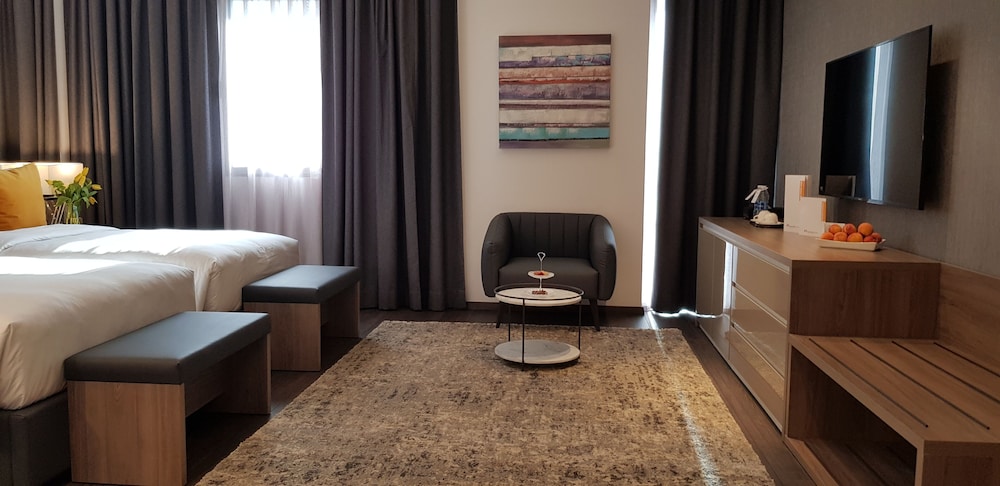 Swiss-Belboutique Bneid Al Gar Kuwait 26/70