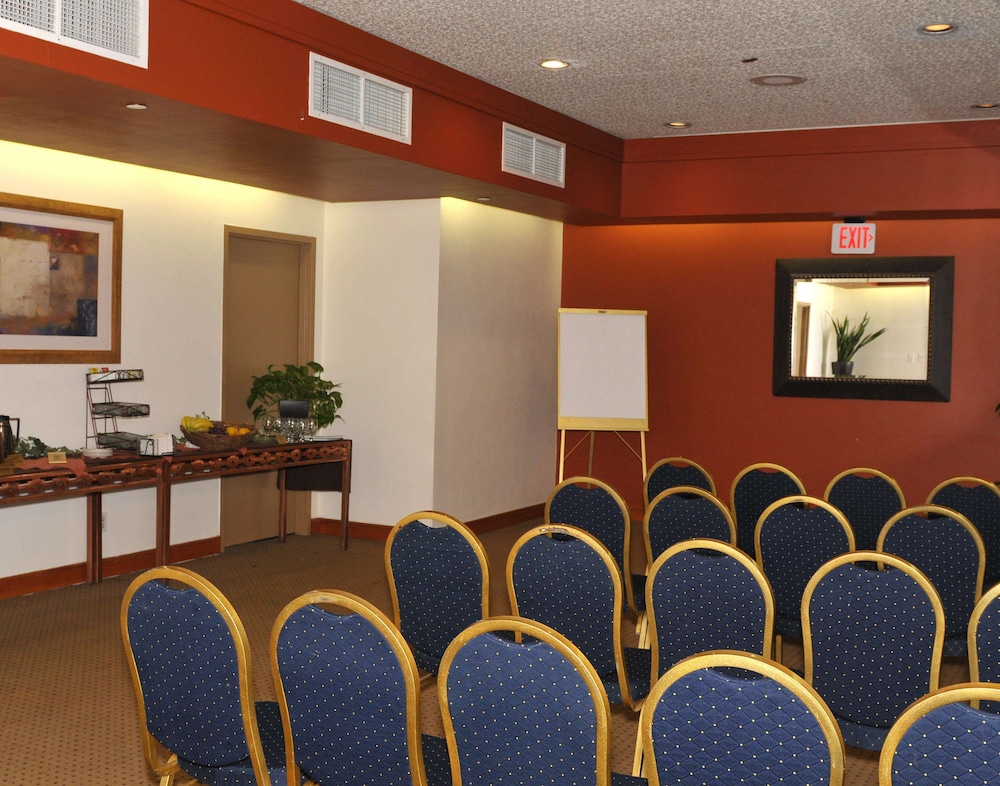 DoubleTree by Hilton Hotel Tucson - Reid Park 50/56
