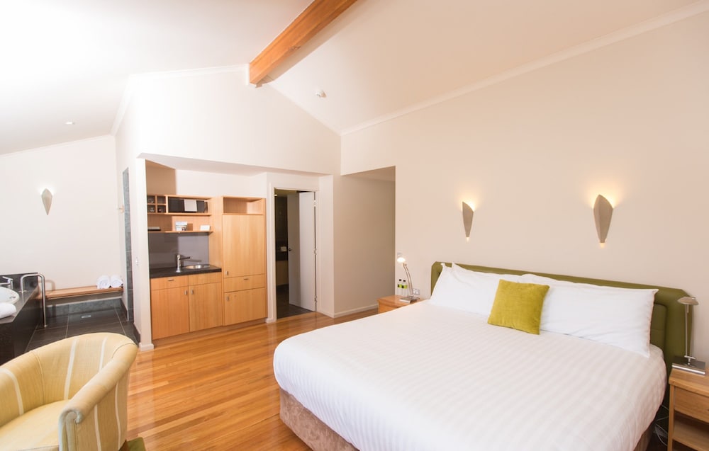 Freycinet Lodge 11/50