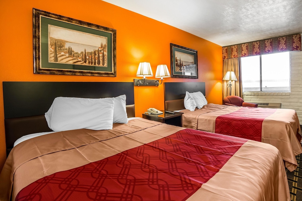 Econo Lodge Downtown Salt Lake 10/42