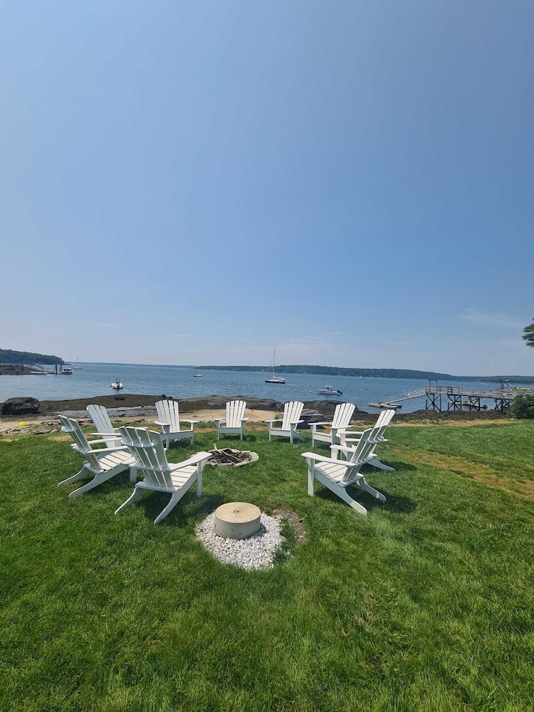 Smuggler’s Cove Inn 34/50