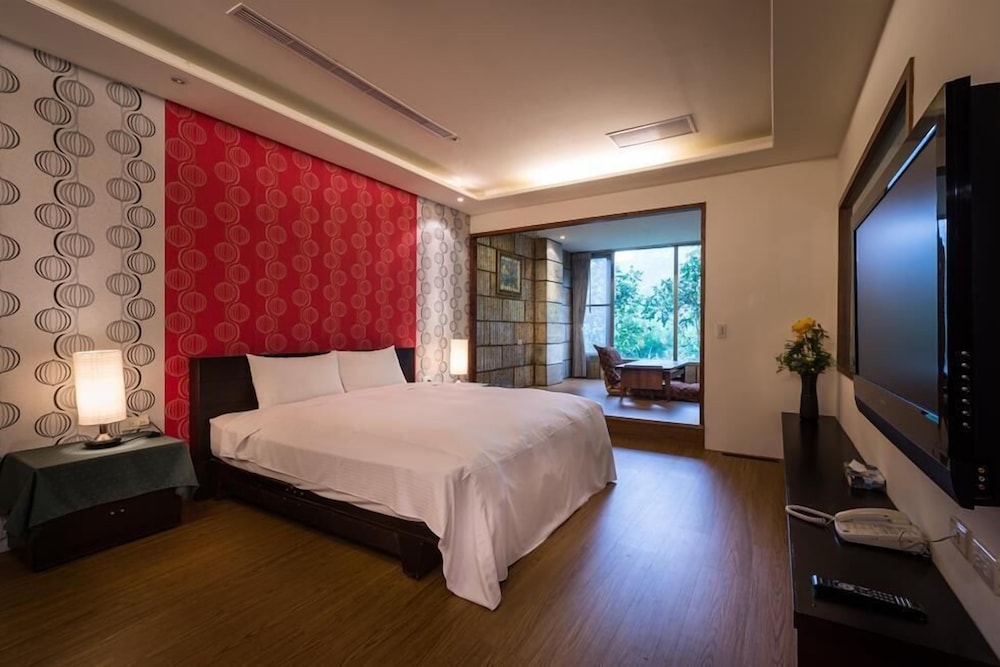 DELUXE, DOUBLE BED