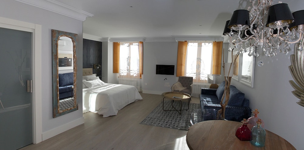 Principia Suites 16/43