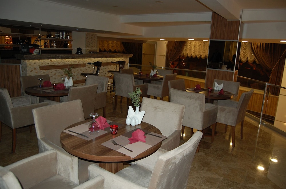 Perama Hotel 18/23