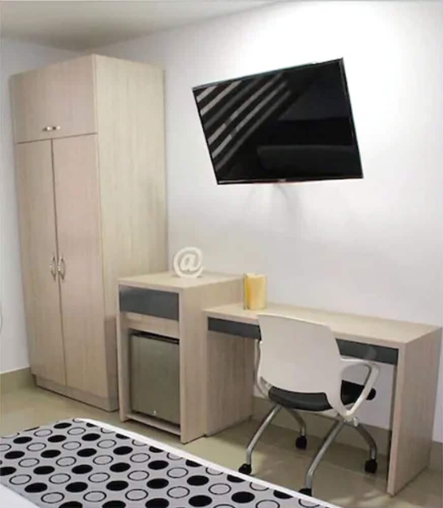 Hotel Lleras Express 34/41