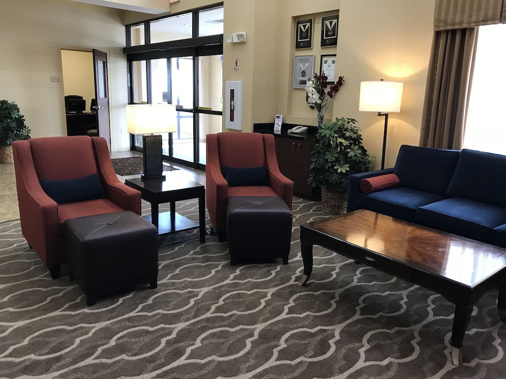 Comfort Suites Fredericksburg North 27/35