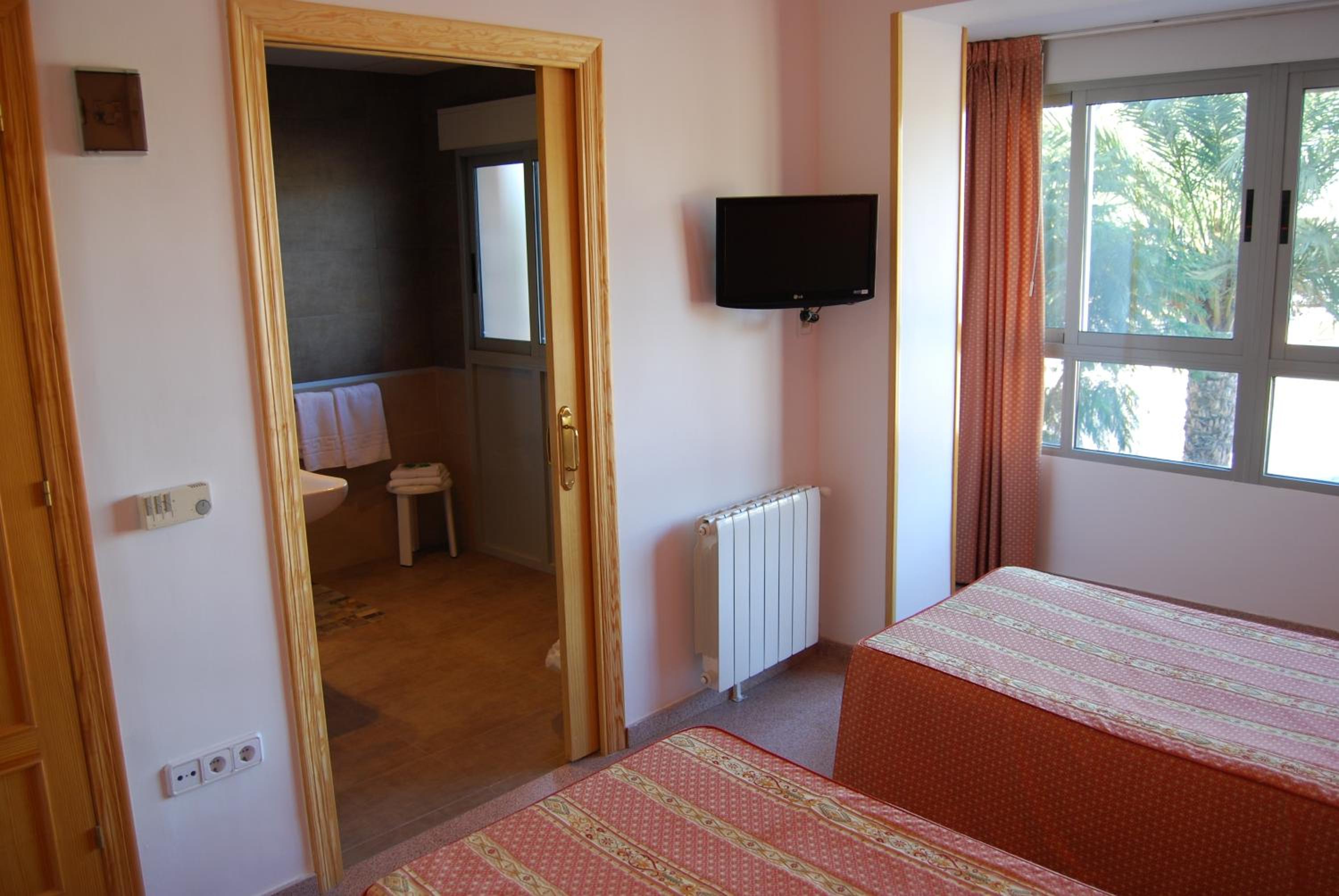 Room, Triple
