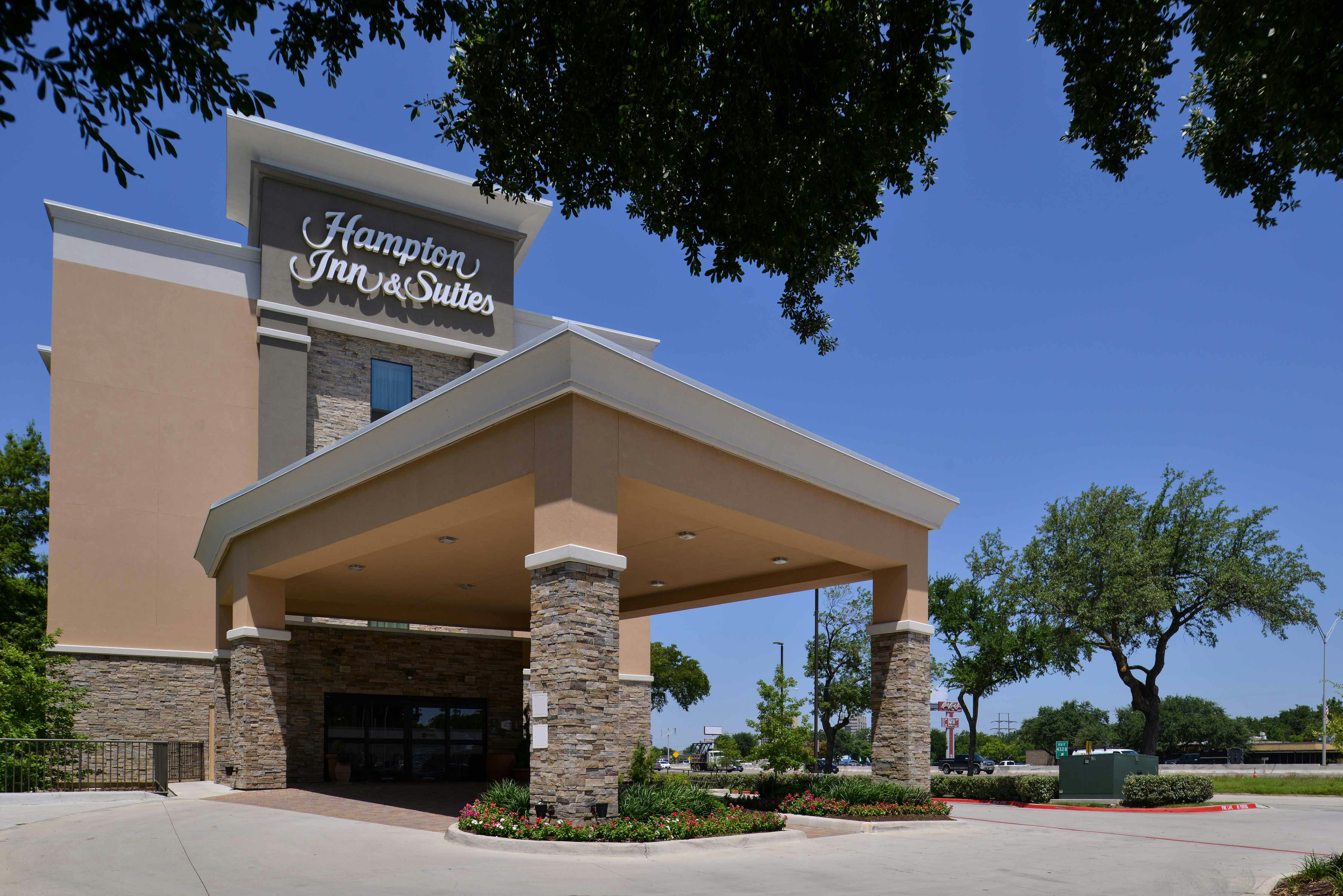HAMPTON INN SUITES DALLAS MARKET CENTER in DALLAS - TX