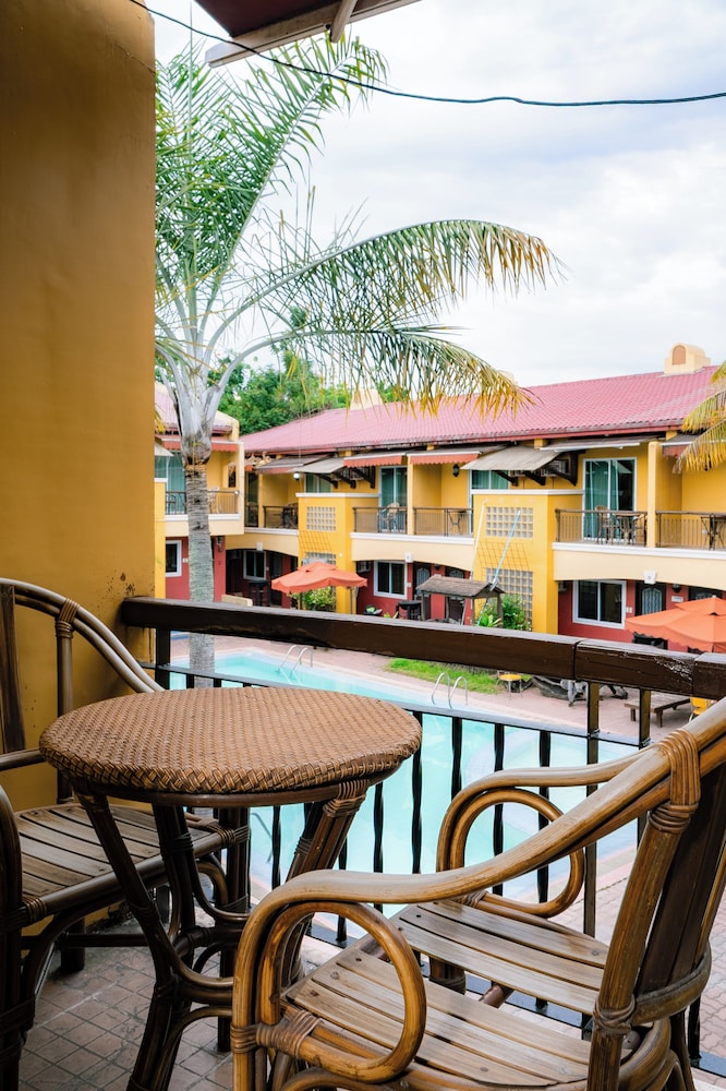 Crown Regency Residence Davao 38/50