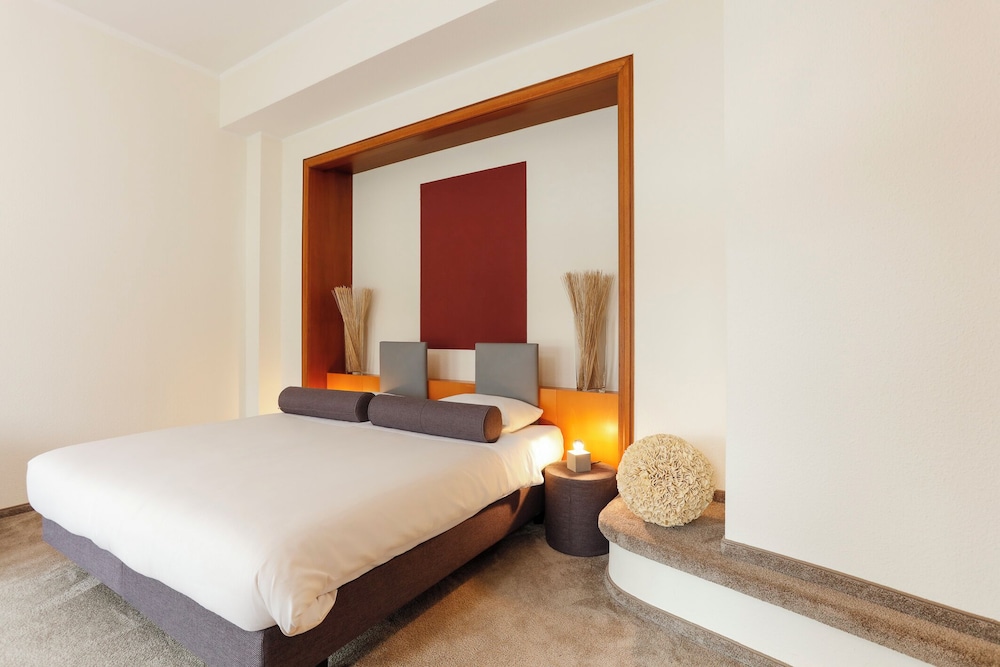 Hotel Am Rhein Wesseling 27/64