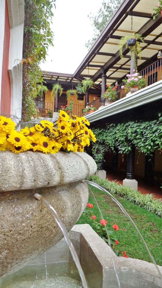 Meson Del Valle Hotel 44/50