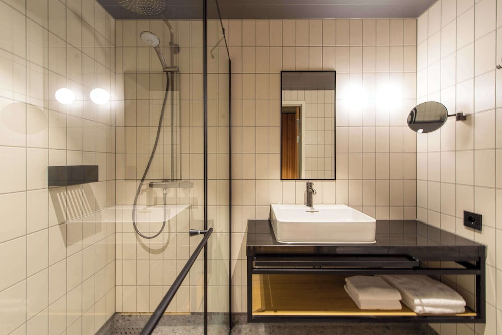 Quality Hotel Richard With 38/42