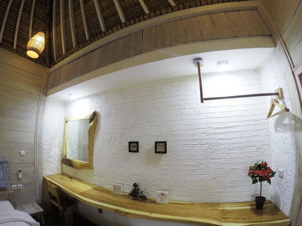 Gili Breeze Tropical Bungalows 43/58