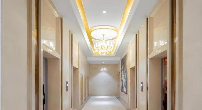 Vienna Hotel (Chongqing Lijiatuo Pedestrian Street) 43/62