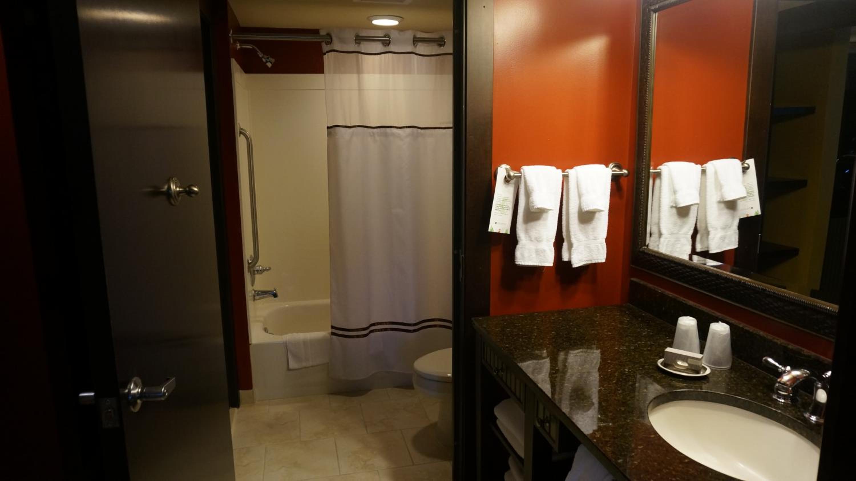 جناح بسرير كينج بإطلالة على الجبل، Bear Creek Mountain Resort 5/6