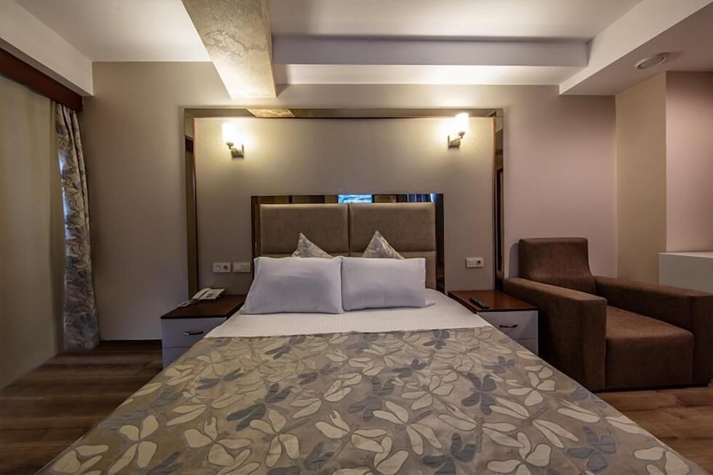 Asia Business Suites 26/50