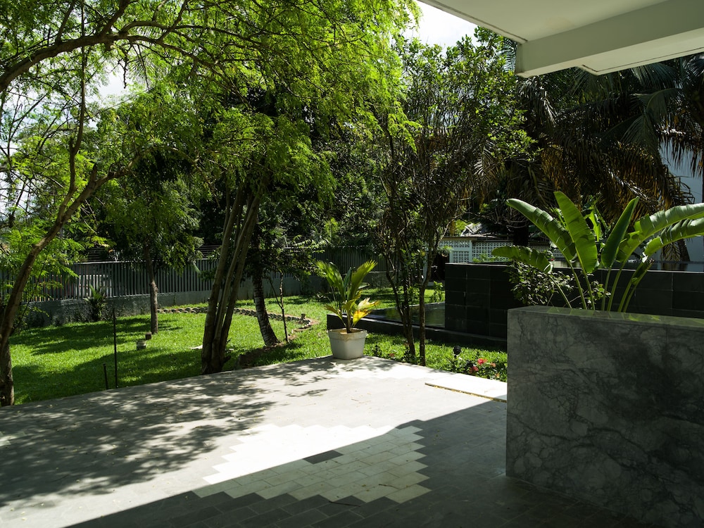 Lepic Villa Hotel 46/50