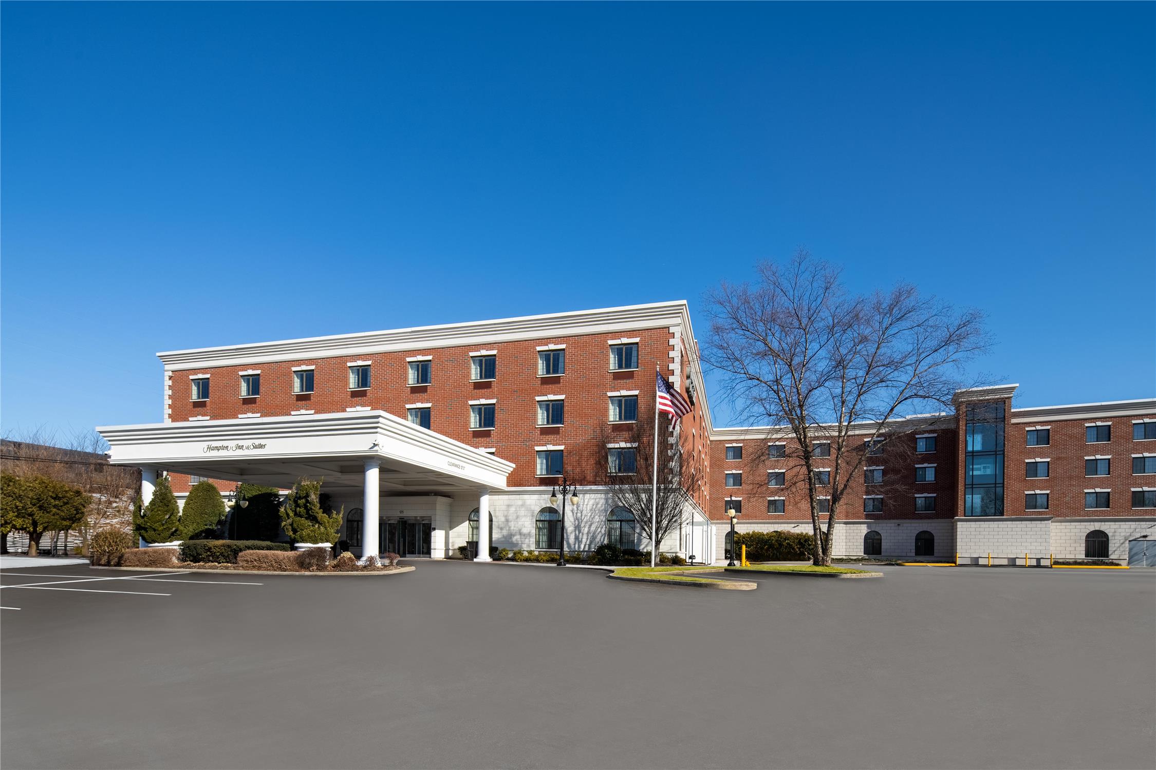 Hampton Inn And Suites Rockville Centre 9/85