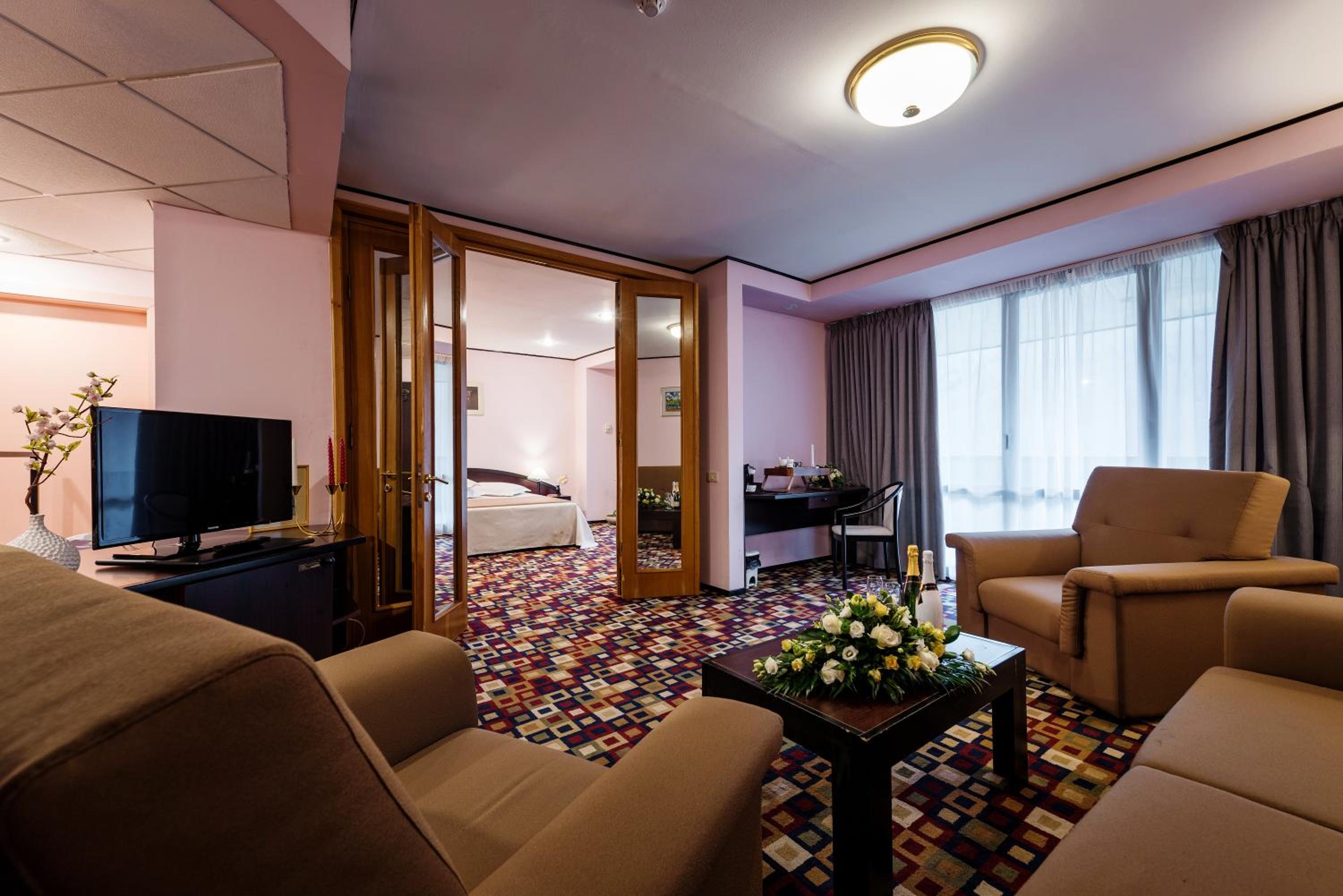 Hotel Mara 30/56