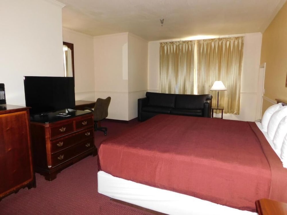 Carriage House Inn 15/61