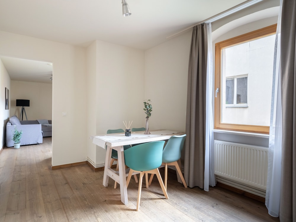 Schoenhouse Apartments 26/50
