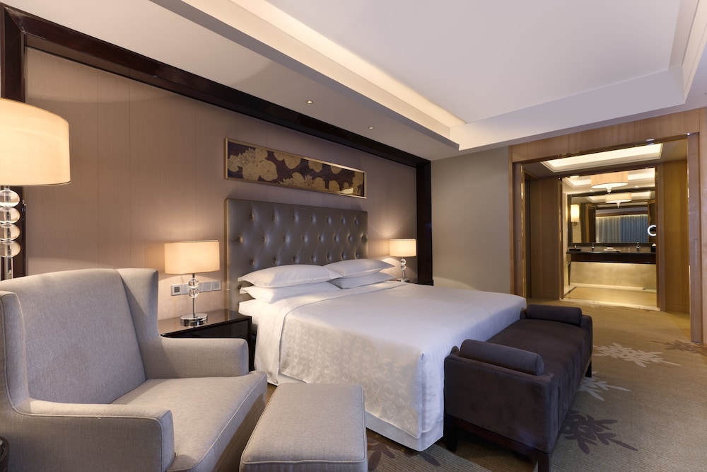 غرفة كلوب بسرير كينج بإطلالة على المدينة، Sheraton Daqing Hotel 2/4