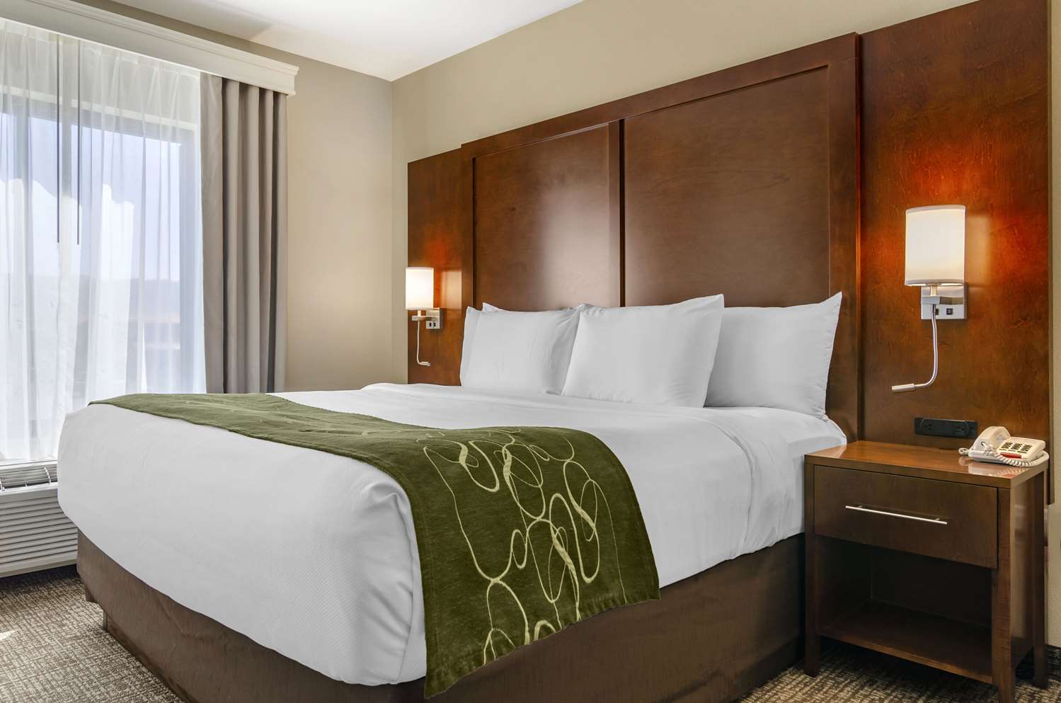 Suite, King Bed