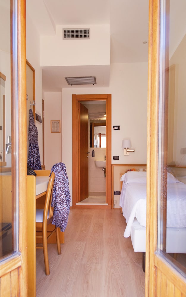 Hotel Florida Lerici 36/64