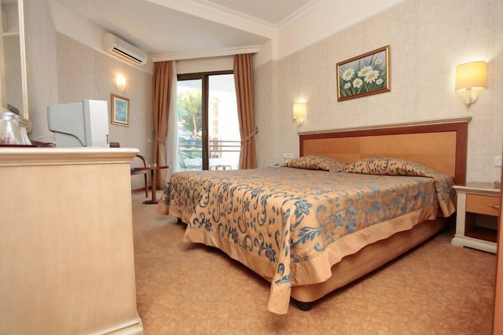 Palm Hotel 15/50