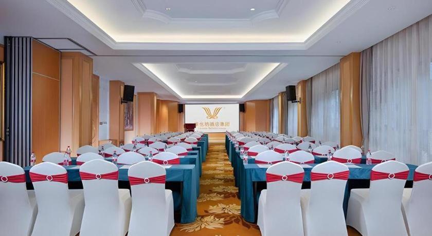 Vienna Hotel (Chuanxin Drum Tower Metro Station, Beijing Road) 44/50