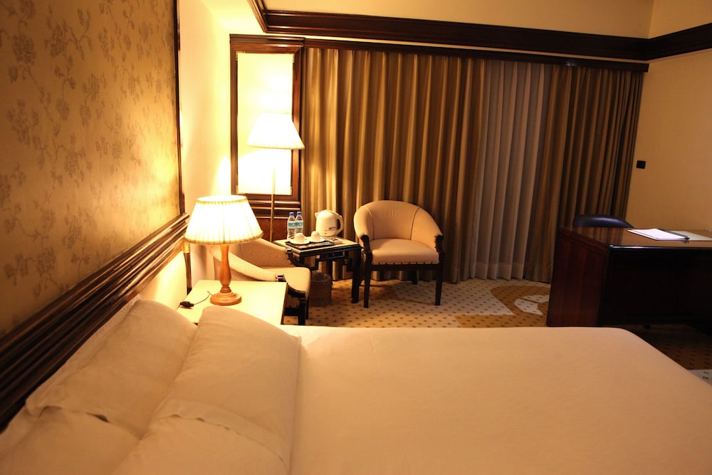 Kings Town Hotel 27/41