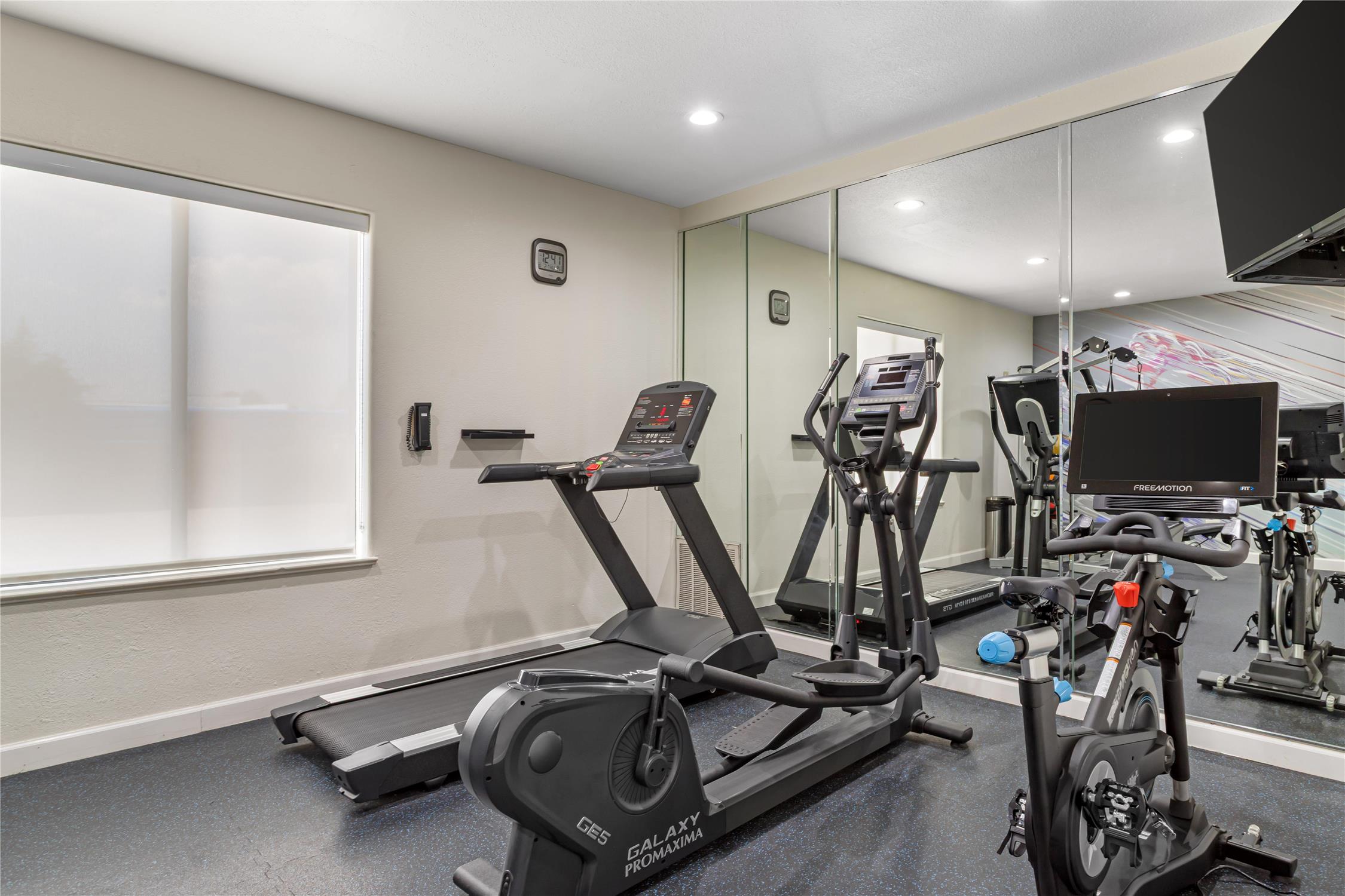 Best Western Plus North Houston Inn & Suites 10/21