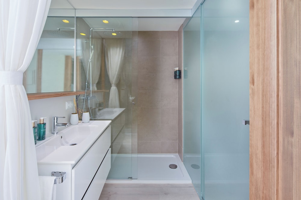 Supreme, Twin Beds، Melia Cala Galdana 2/2