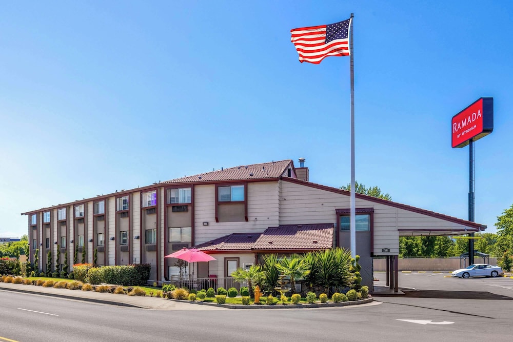 Ramada by Wyndham Medford Airport North 42/47