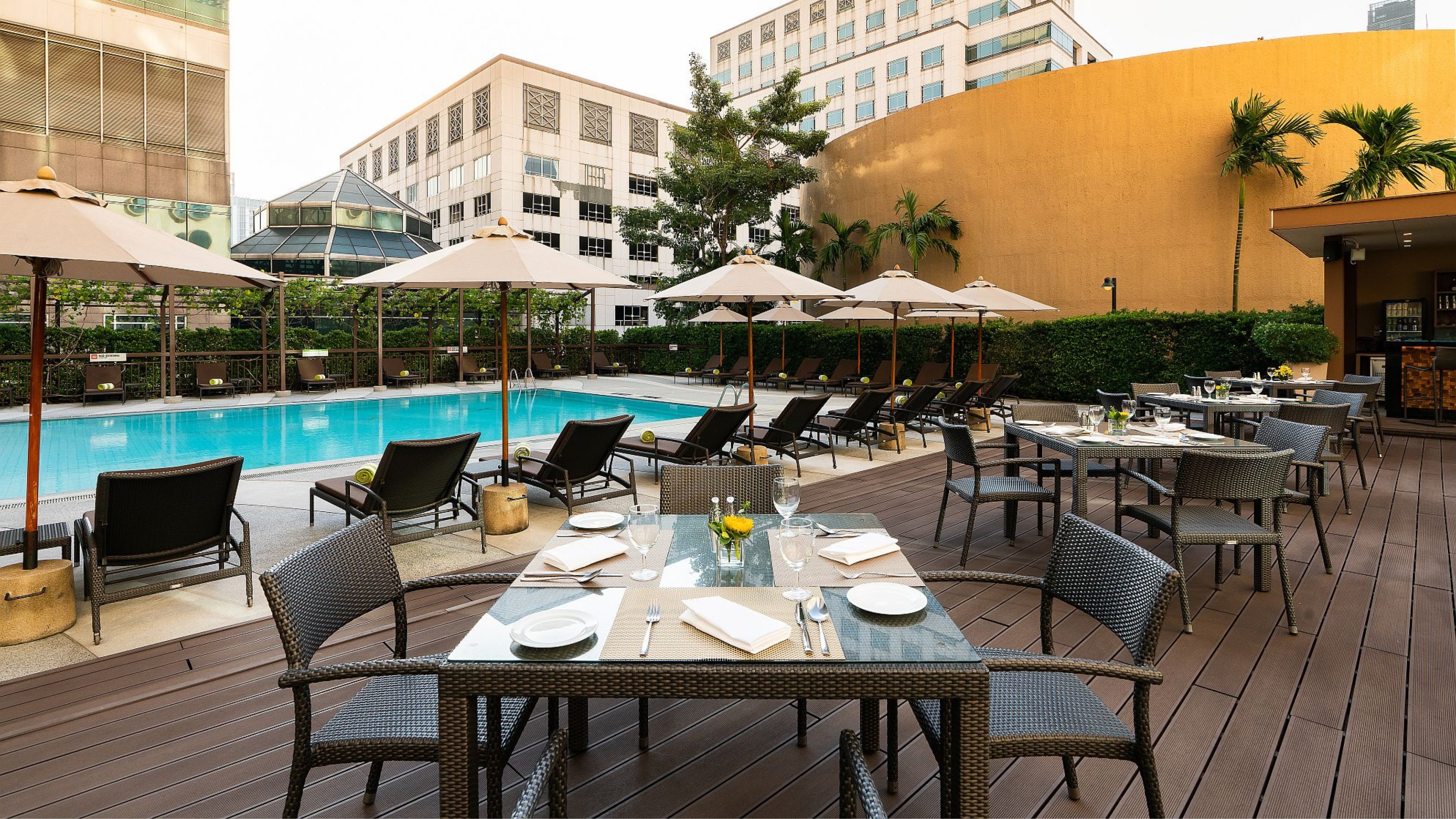 Holiday Inn Bangkok Silom 54/74