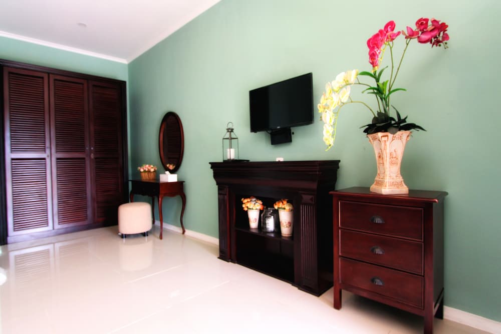 Omah Madam Bed & Breakfast 4/44