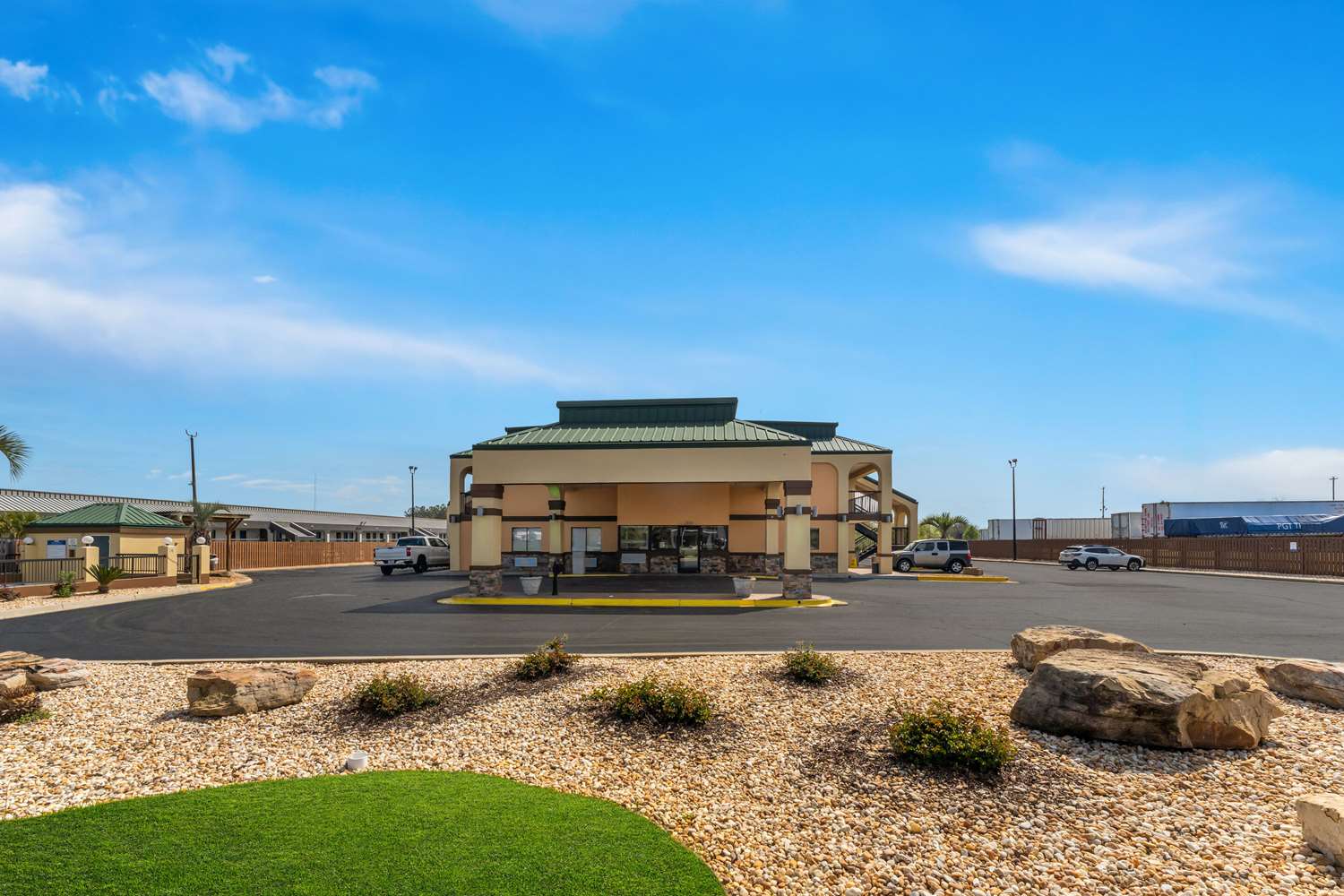 Quality Inn & Suites Dublin 22/25