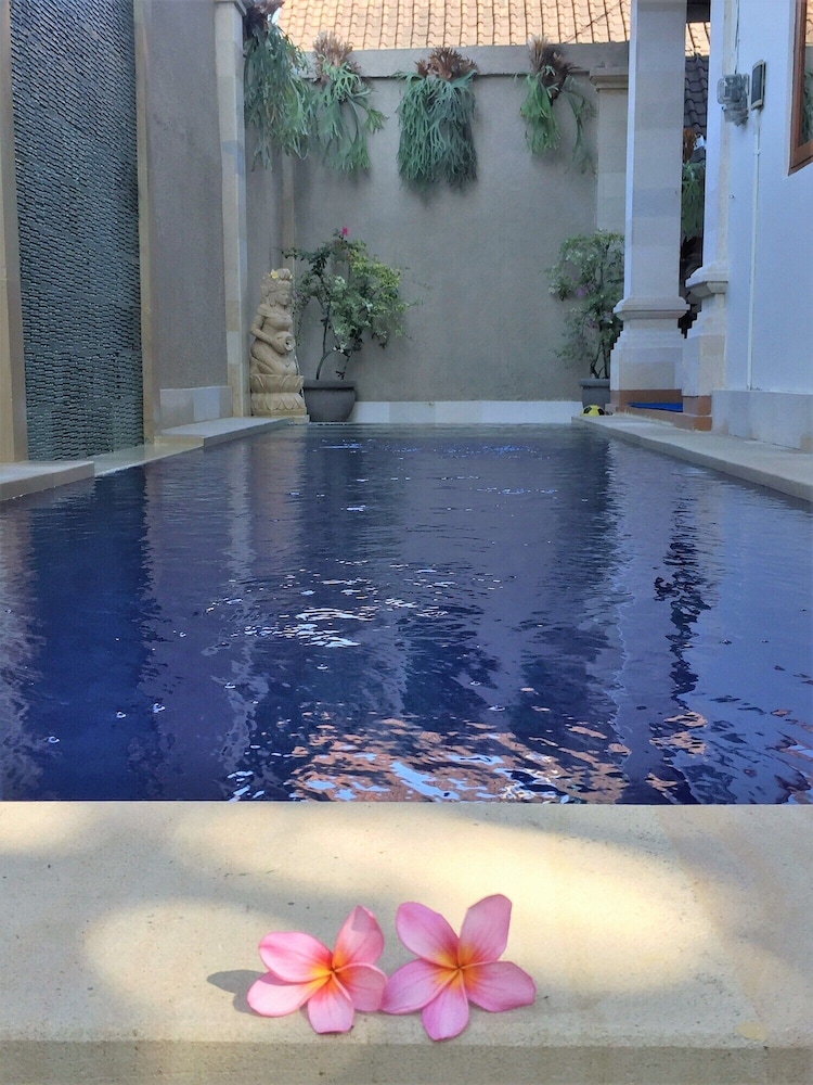 Sama's Cottages And Villas 24/50