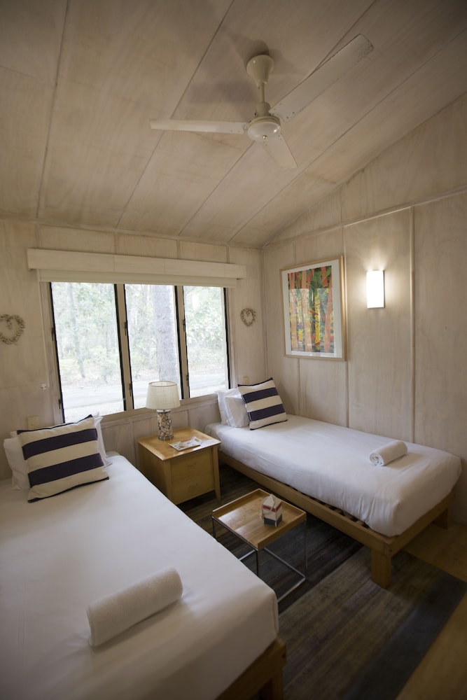 COURAN COVE ISLAND RESORT 9/50