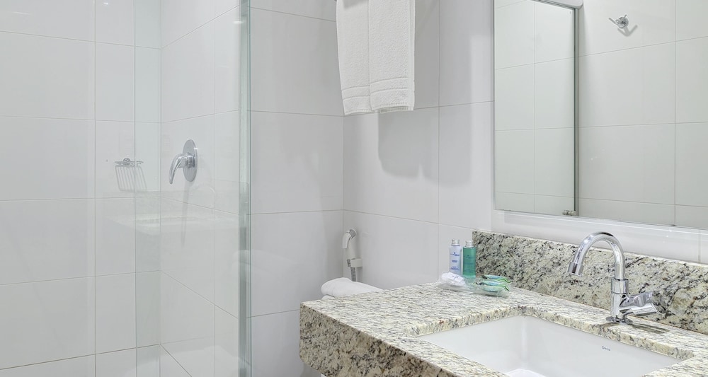 Ibis Styles Belem Nazare 13/63