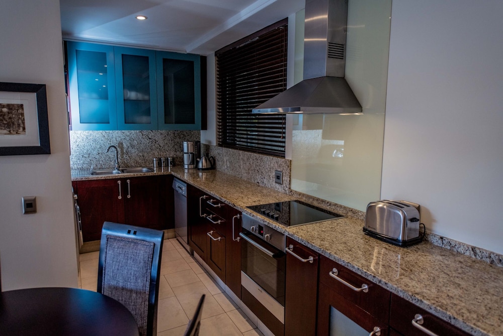 The Raphael Penthouse Suites 58/74