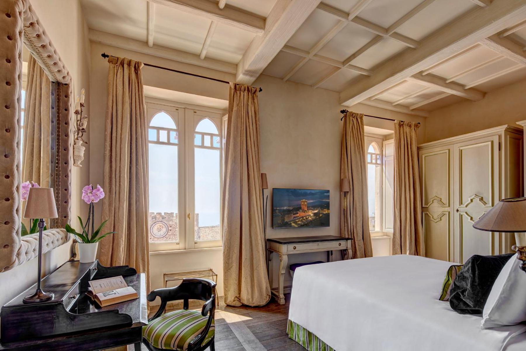 JUNIOR SUITE, EXECUTIVE, SEA VIEW