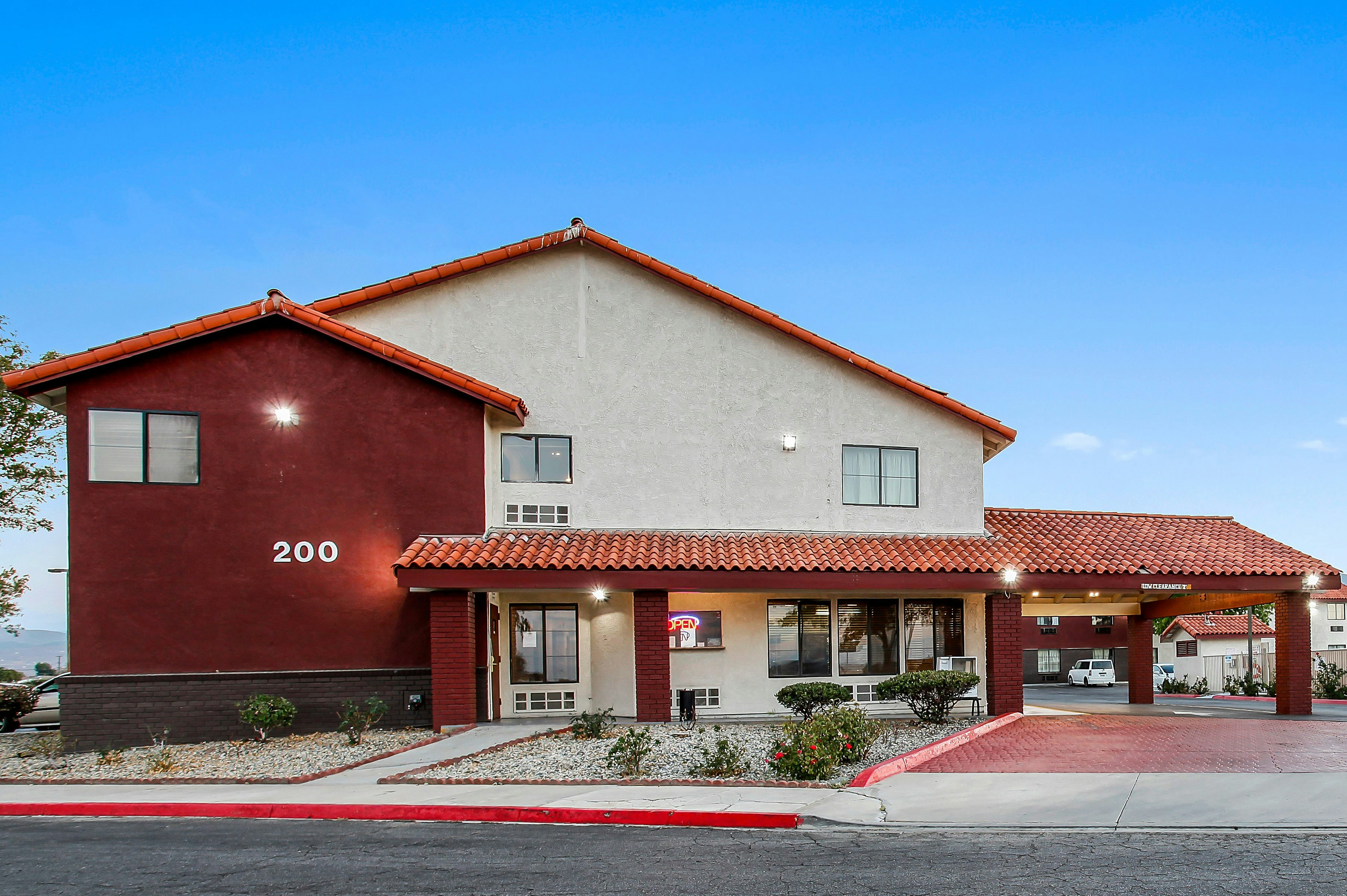 Red Roof Inn Palmdale 2/30