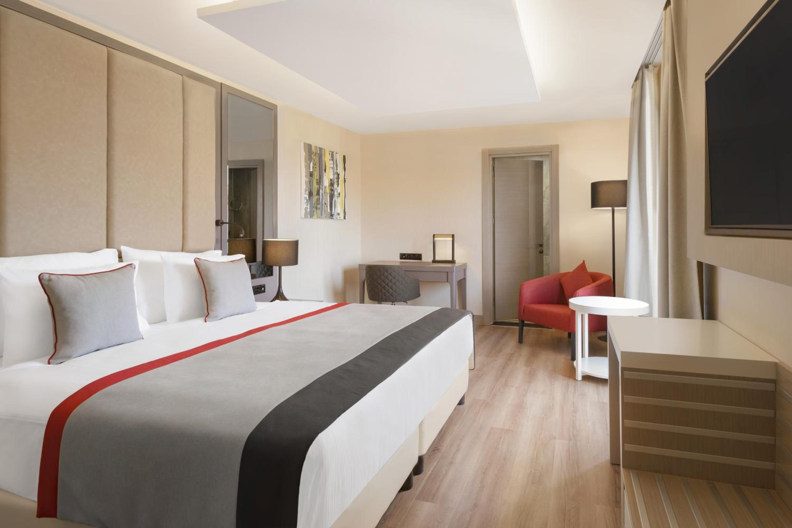 1 Bedroom, Suite, King Bed, Kitchenette