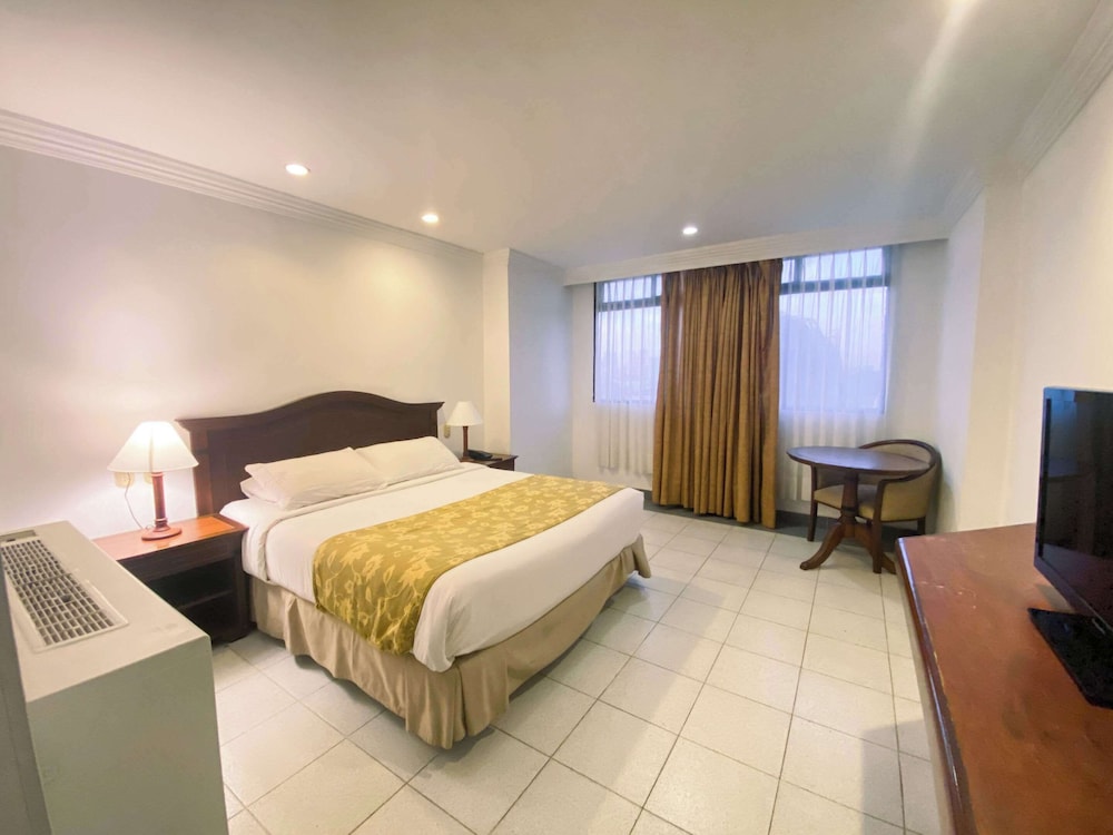 غرفة بسرير كوين، Hotel Faranda Express Puerta Del Sol Barranquilla, A Member of Radisson Individuals 4/10