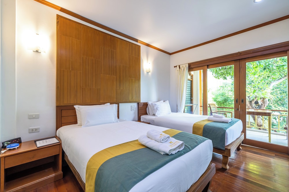 Standard, Twin Beds