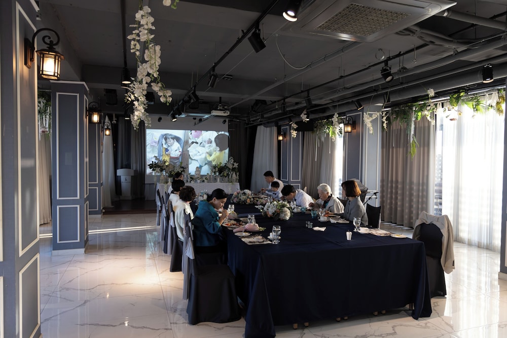 Jk Blossom Hotel 65/72