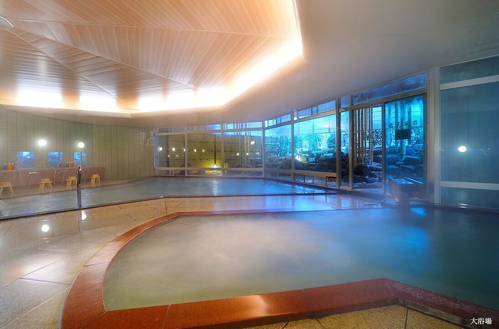 Tsukioka Hotel 36/61