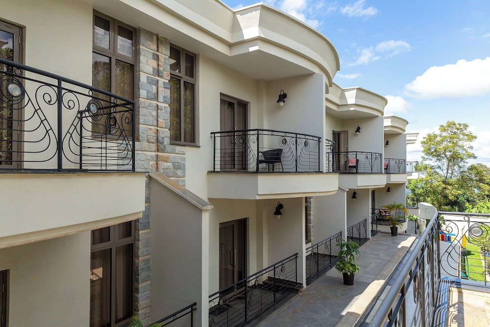 Alba Hotel Meru 3/50