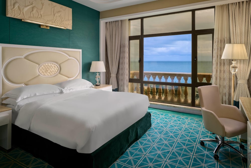 غرفة ديلوكس بسرير كينج بإطلالة على البحر، Ramada by Wyndham Sihanoukville Xinhaohui Palace 2/5